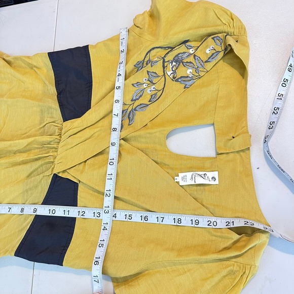 Floreat Embroidered Bird Branch Yellow Black Wrap Waist Top Size 6 - Picture 10 of 11